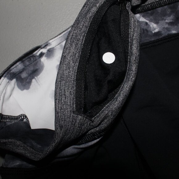 Black Lululemon Running Capris Size 2 - Picture 7 of 10